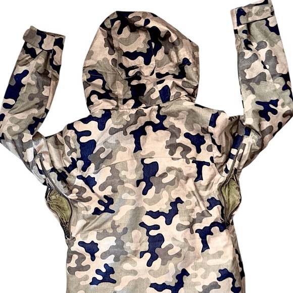 Burton Women's Prowess Insulated Jacket size SMALL Camo - Picture 2 of 9